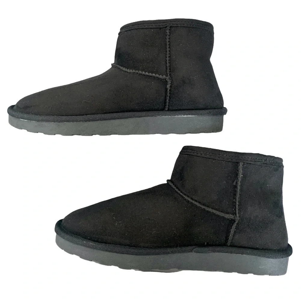 Arizona Jean Company Black Suede Ankle Snow Ugg Booties